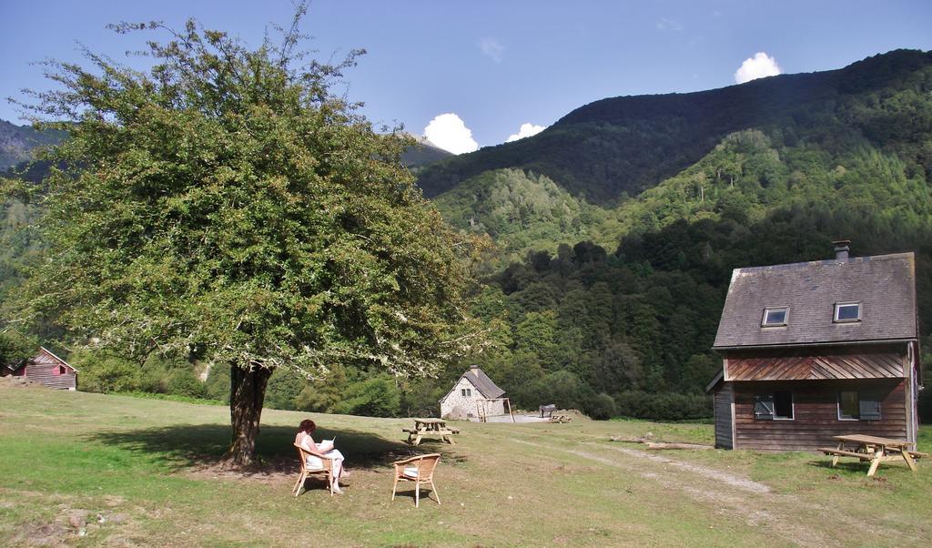 Les Chalets De La Foret D'Issaux Osse-en-Aspe Phòng bức ảnh